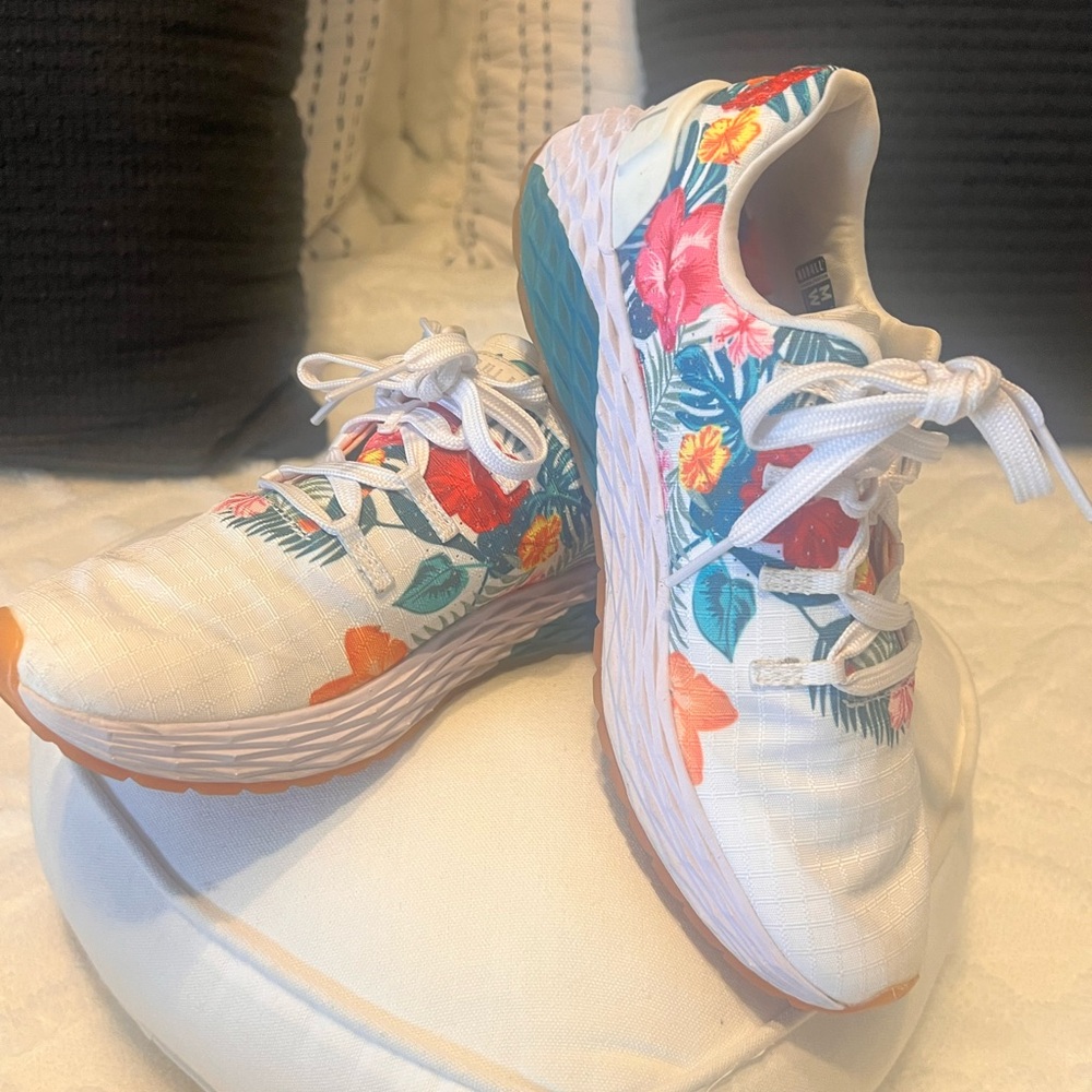 NOBULL Tropical Floral Sneakers - Picture 3 of 10
